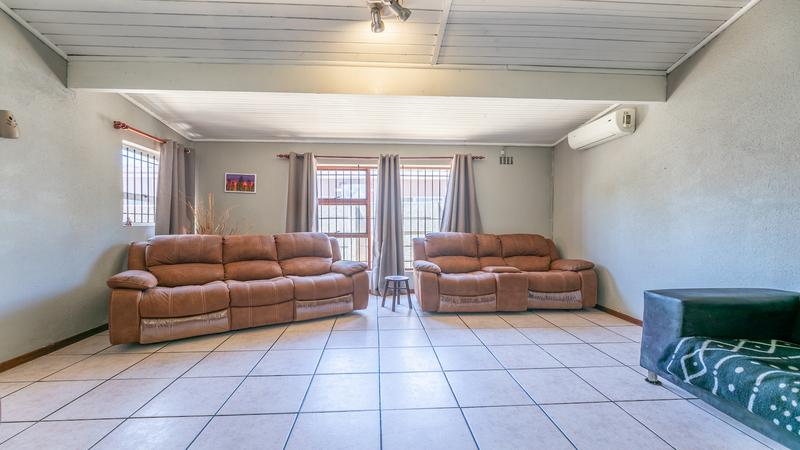 4 Bedroom Property for Sale in Windsor Park Western Cape